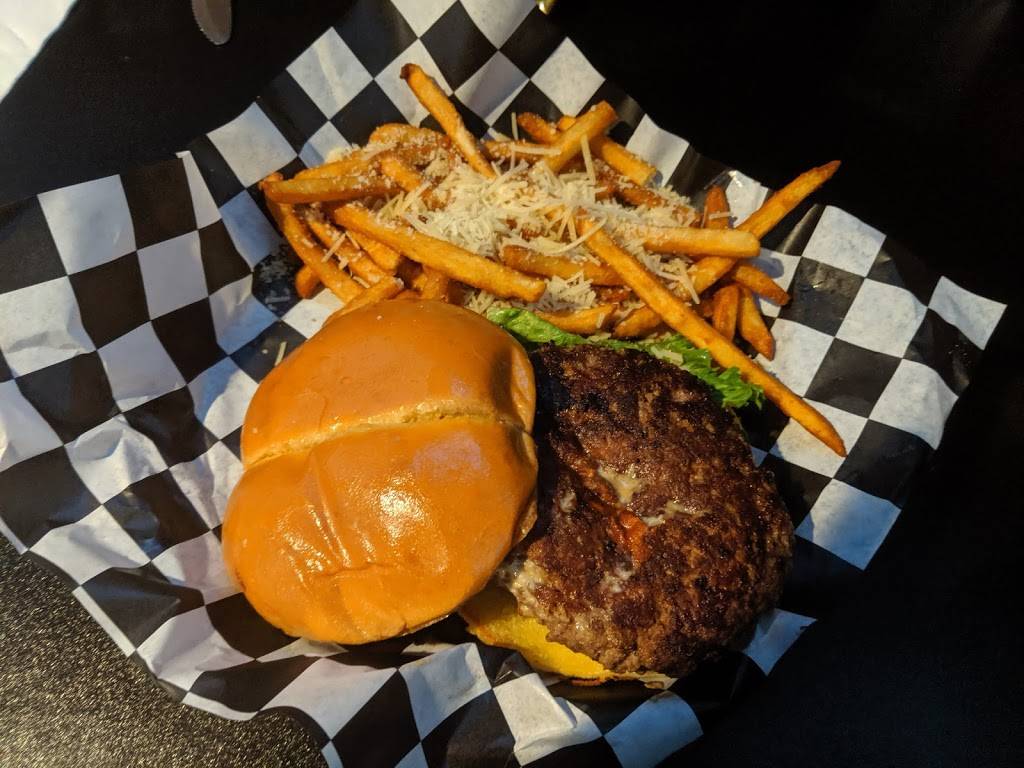 The Boulder Tap House - Mason City | restaurant | 2700 4th St SW, Mason City, IA 50401, USA | 6412018106 OR +1 641-201-8106