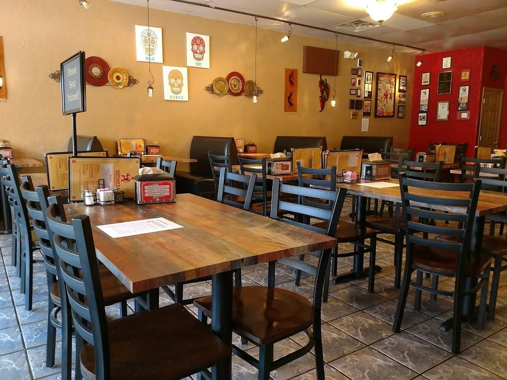 Santiagos Viii Mexican Restaurant | restaurant | 12 S Parish Ave, Johnstown, CO 80534, USA | 9705874134 OR +1 970-587-4134