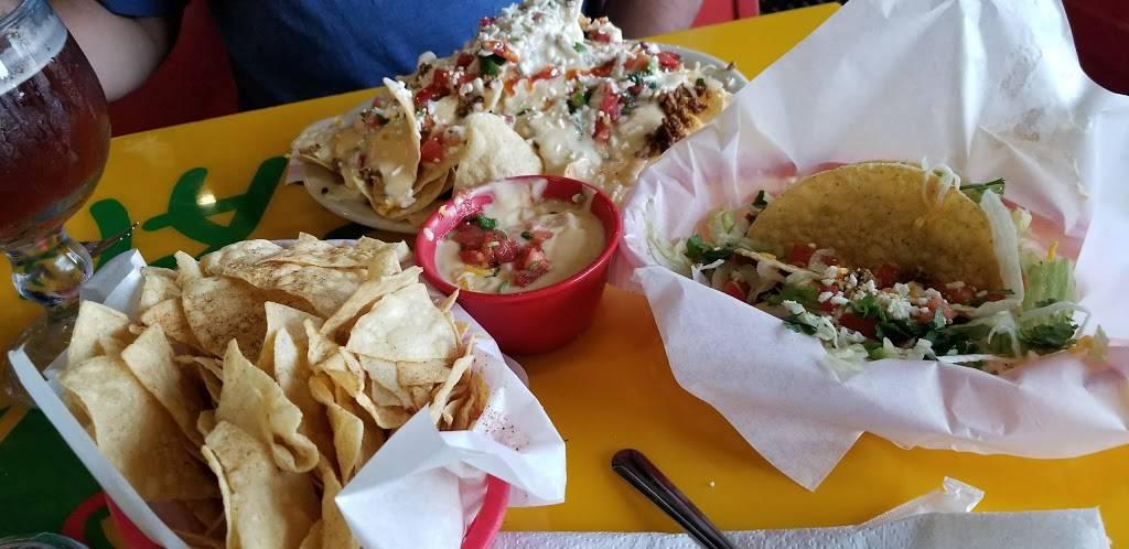 Fuzzys Taco Shop | restaurant | 1601 E Debbie Ln #1101, Mansfield, TX 76063, USA | 8174531682 OR +1 817-453-1682