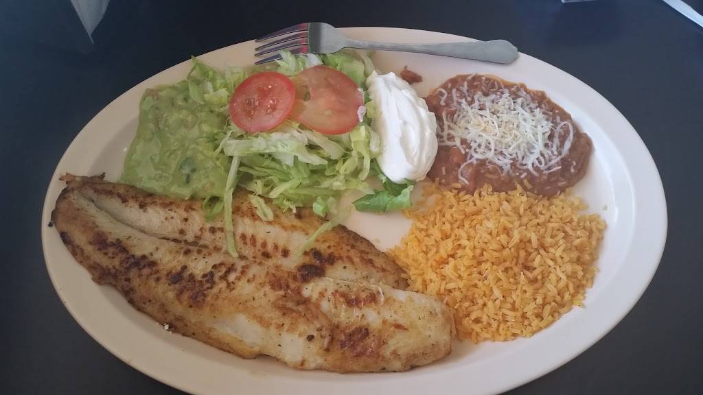 Taqueria 3 Gallos | restaurant | 250 White Ln, Bakersfield, CA 93307, USA | 6617353959 OR +1 661-735-3959