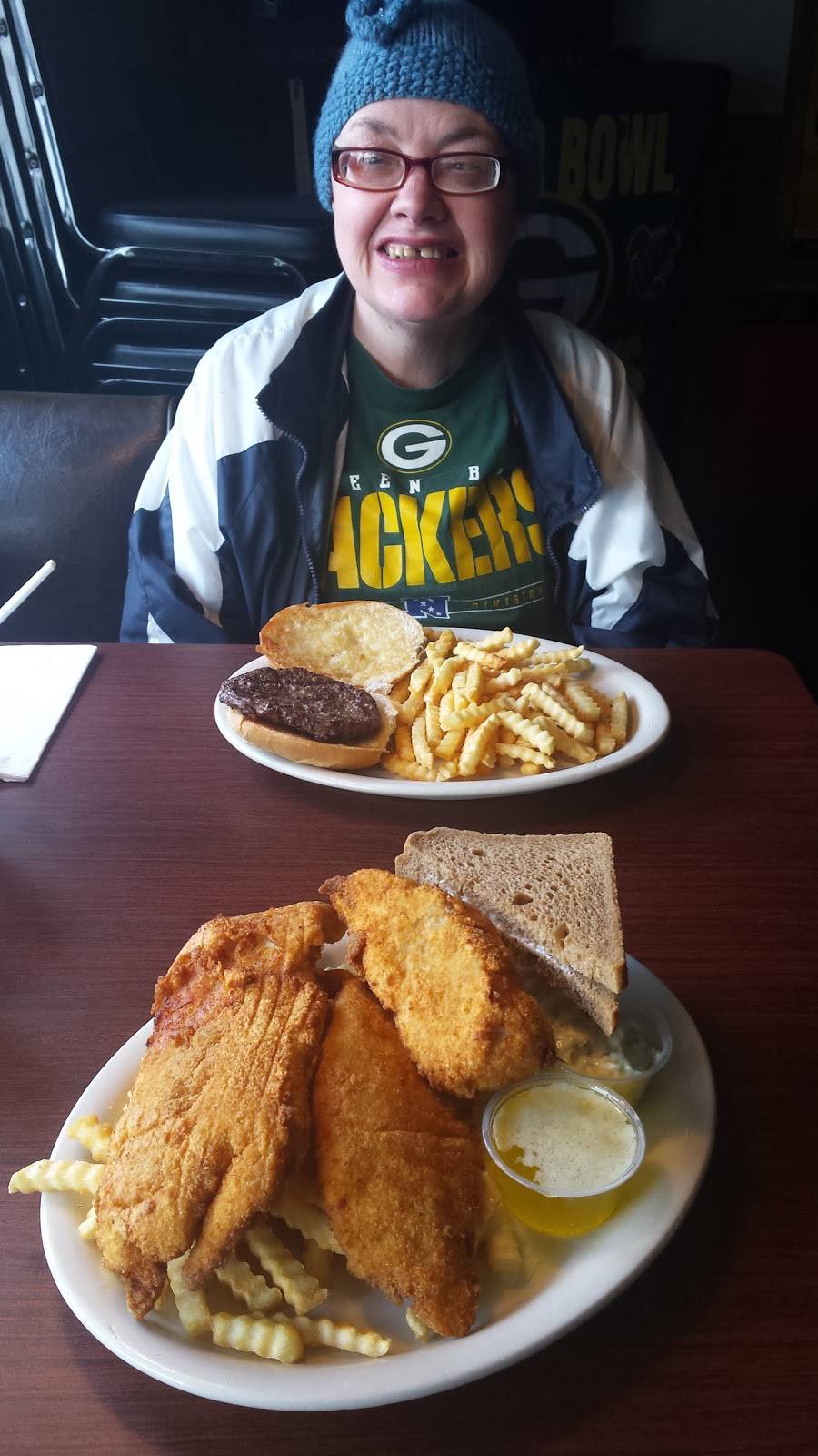 Camelot Bar and Grill | restaurant | 1700 E Wisconsin Ave, Appleton, WI 54911, USA | 9207317461 OR +1 920-731-7461