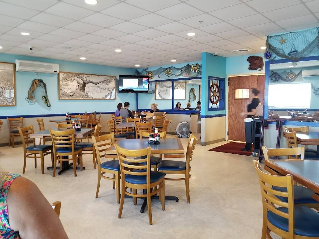 McElroys Harbor House | restaurant | 695 Beach Blvd, Biloxi, MS 39530, USA | 2284355001 OR +1 228-435-5001