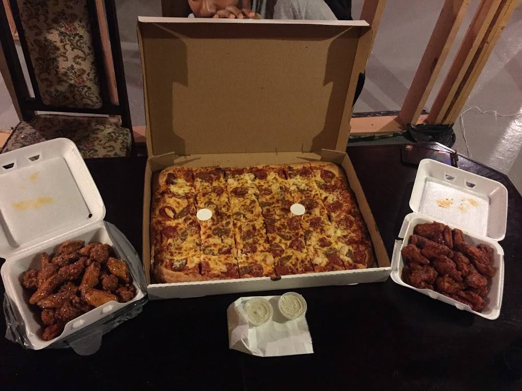 World Famous Pizza | restaurant | 1145 Morningside Ave #40, Scarborough, ON M1B 0A7, Canada | 4162839292 OR +1 416-283-9292