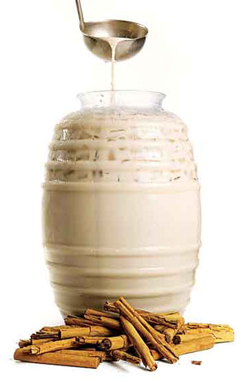 Streets Food Truck | restaurant | 15760 Ranchero Rd, Hesperia, CA 92345, USA | 7603365058 OR +1 760-336-5058