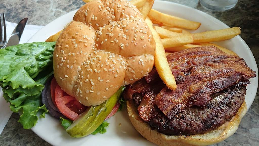 Driftwood Restaurant & Lounge | restaurant | 179 N Hemlock St, Cannon Beach, OR 97110, USA | 5034362439 OR +1 503-436-2439