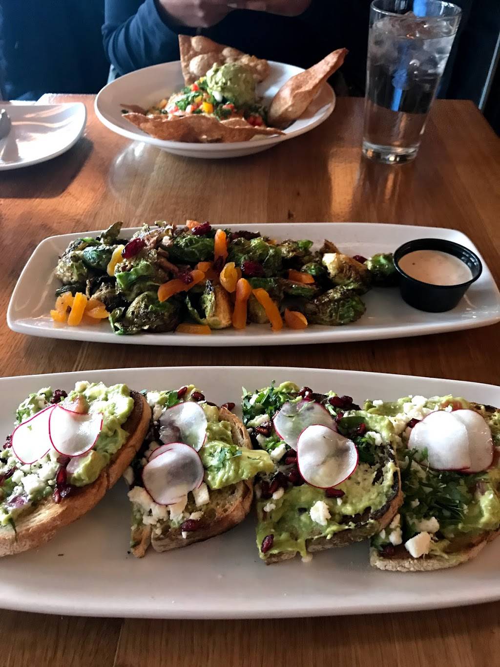 Silver New American Brasserie | restaurant | 7150 Woodmont Ave, Bethesda, MD 20815, USA | 3016529780 OR +1 301-652-9780