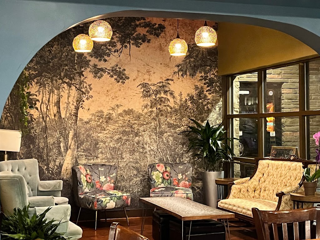 District Bistro | restaurant | 11230 Grandview Ave #2, Silver Spring, MD 20902, USA | 2408338635 OR +1 240-833-8635