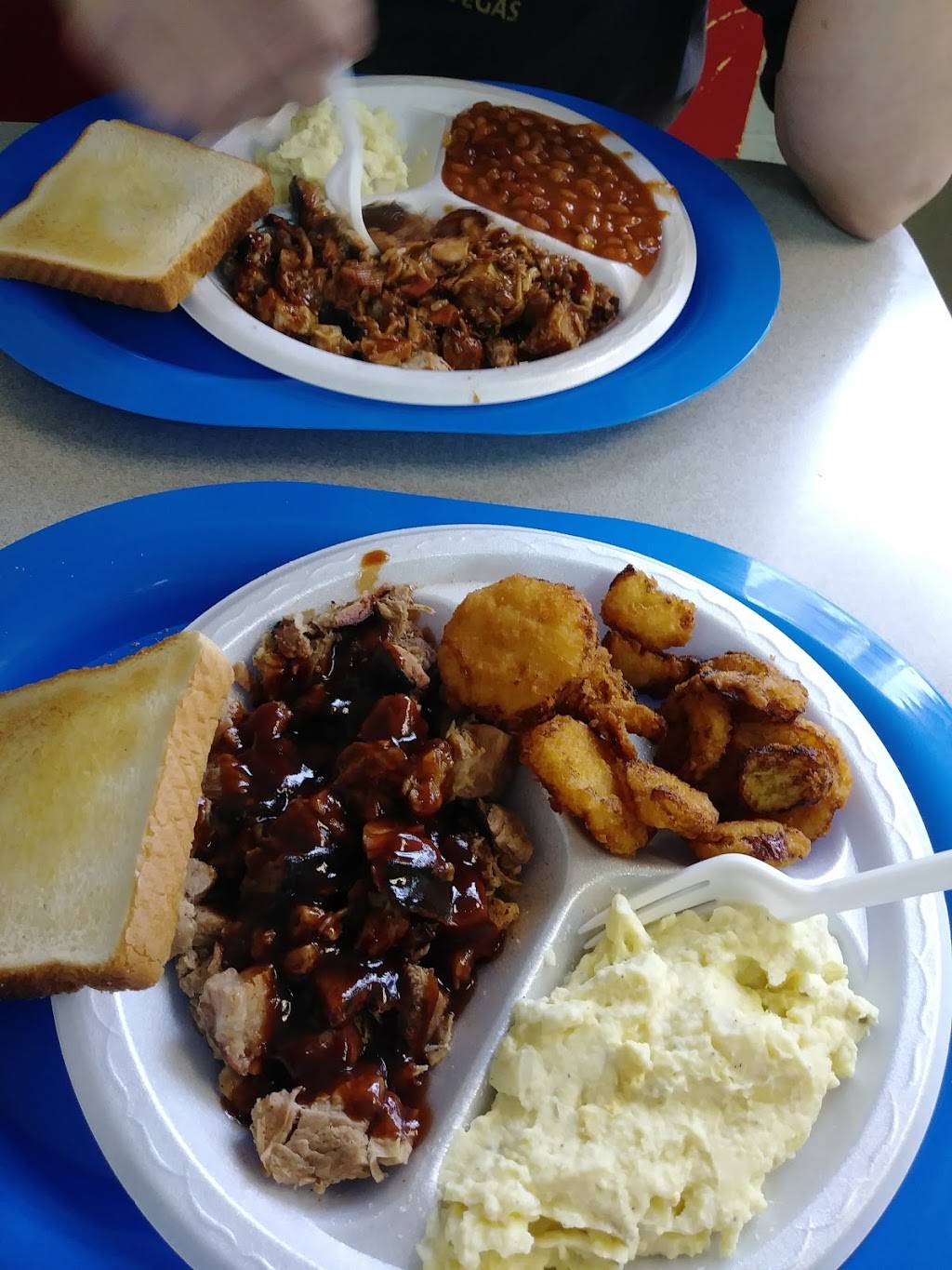 Walk Hard BBQ | restaurant | 305 Industrial Blvd, Leesburg, AL 35983, USA | 2565263663 OR +1 256-526-3663