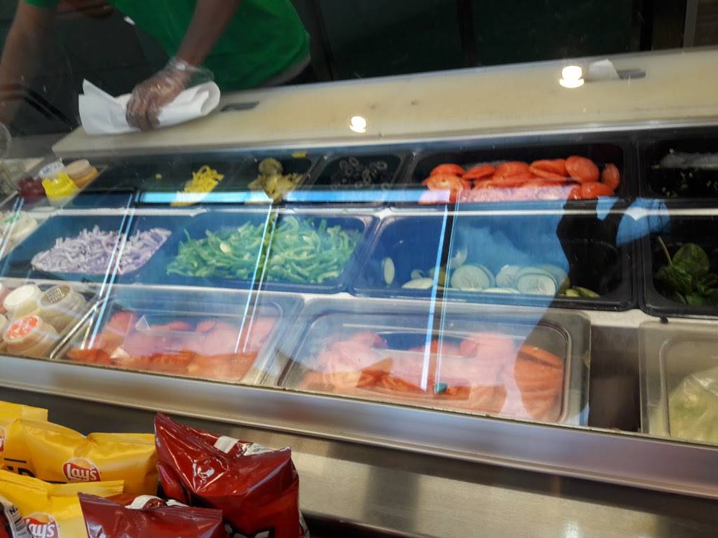 Subway | restaurant | 2122 W US-92, Auburndale, FL 33823, USA | 8639650536 OR +1 863-965-0536