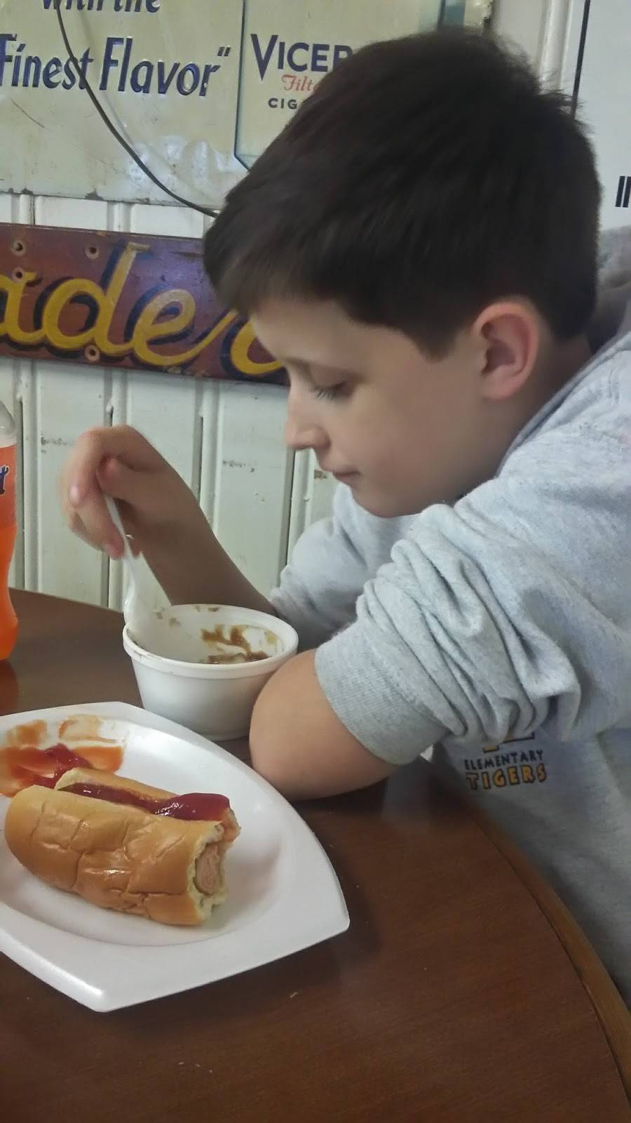 Mas Hot Dog House | restaurant | 2515 US-258, Kinston, NC 28504, USA | 2525270511 OR +1 252-527-0511