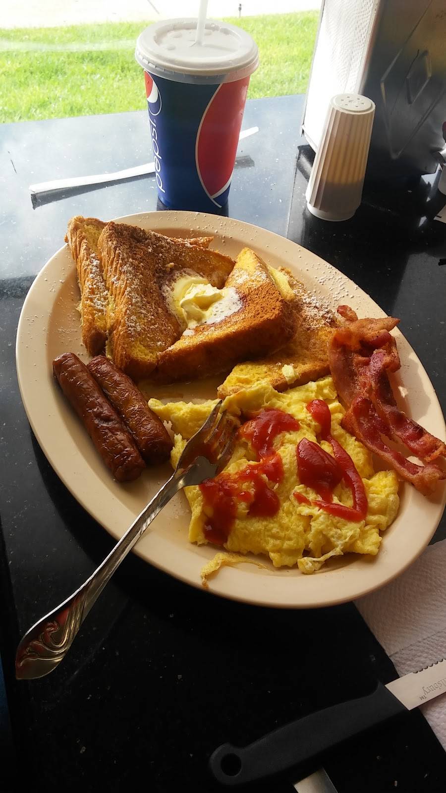 Burgermania | restaurant | 124 E Foothill Blvd, Rialto, CA 92376, USA | 9098745171 OR +1 909-874-5171