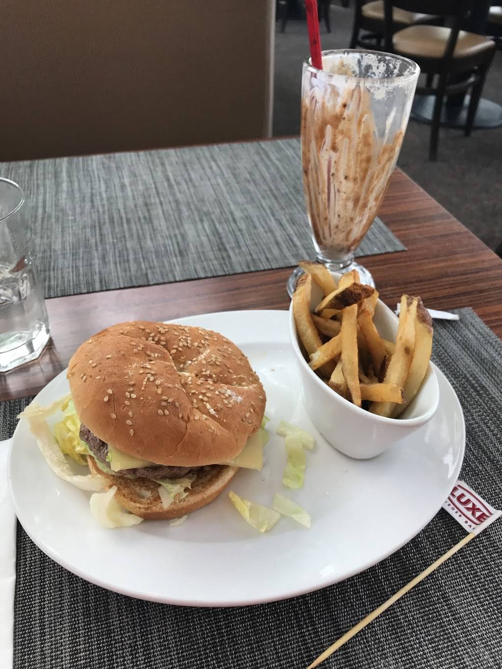 Luxe Burger Bar | restaurant | 1200 W Columbus Ave, Springfield, MA 01105, USA | 4137855893 OR +1 413-785-5893