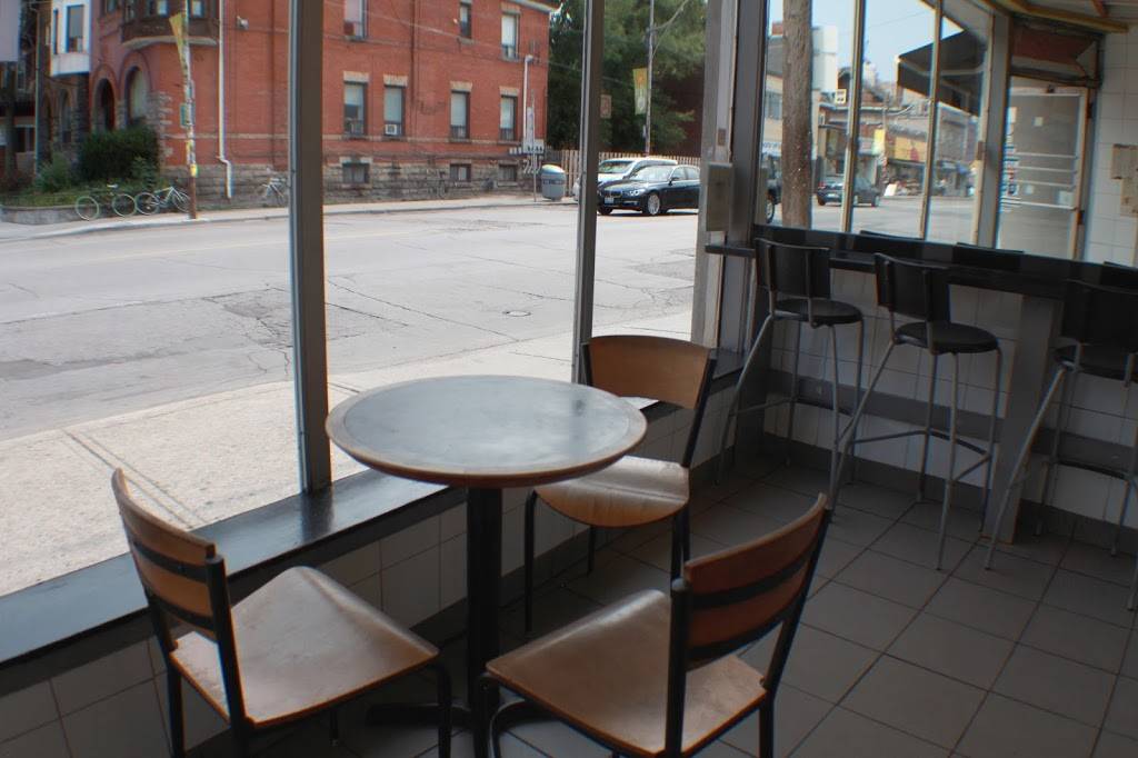 Martino Pizza & Asian Fusion Kitchen | restaurant | 178 Dupont St, Toronto, ON M5R 2E6, Canada | 4169296000 OR +1 416-929-6000