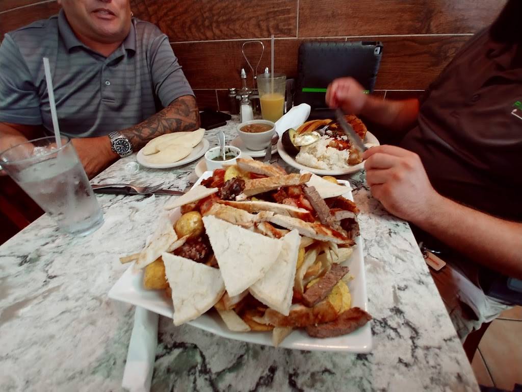 Latin Family Bakery | bakery | 5435 Airport-Pulling Rd, Naples, FL 34109, USA | 2395983244 OR +1 239-598-3244