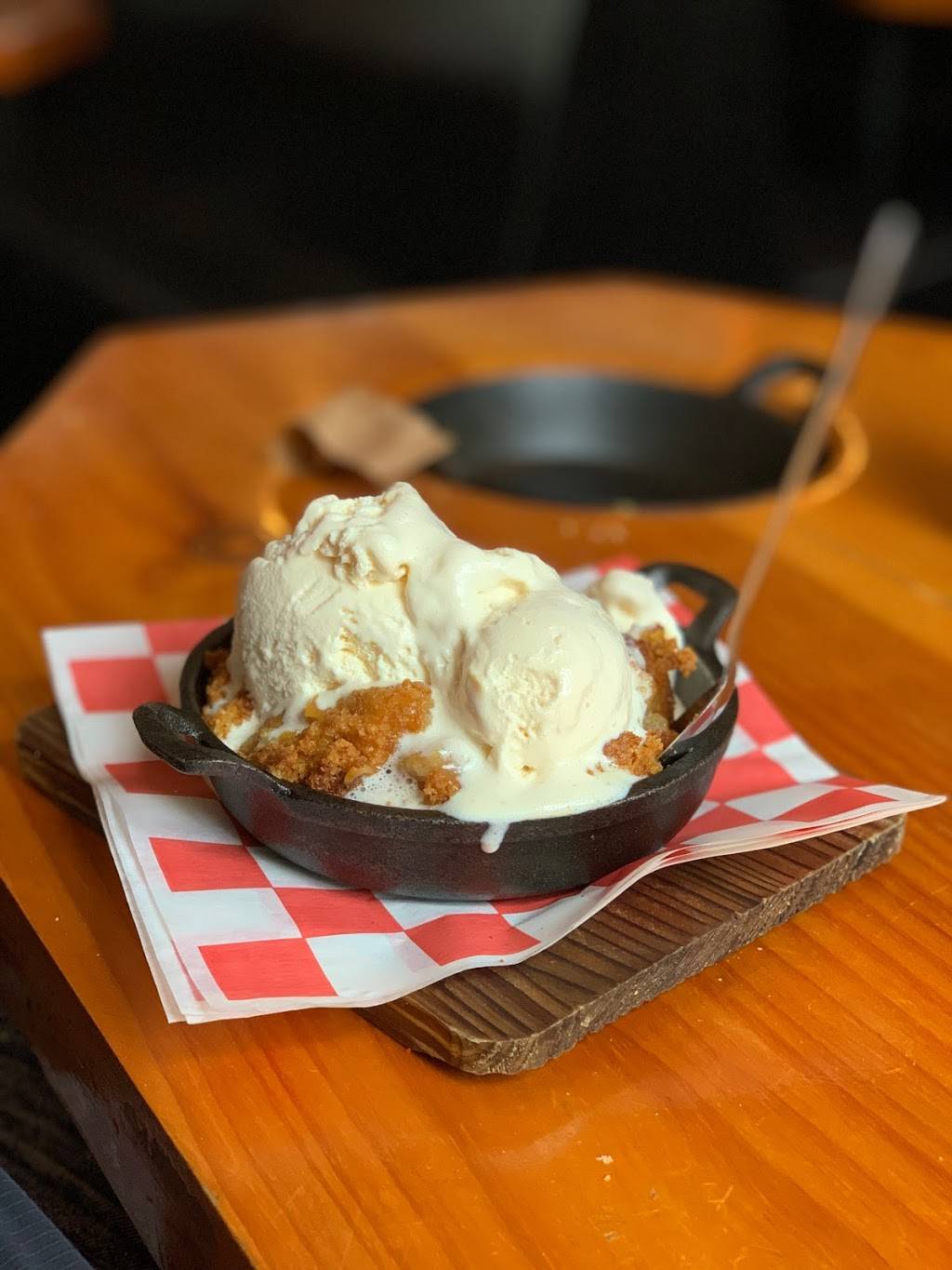 Sea Smoke Barbecue | restaurant | 7 Oakland Ave, Oak Bluffs, MA 02557, USA | 5083387404 OR +1 508-338-7404