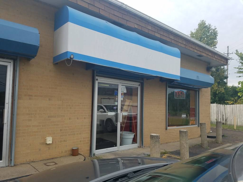 A Taste Of Seafood And More | restaurant | 1992 McCartney Rd, Youngstown, OH 44505, USA | 3305509594 OR +1 330-550-9594