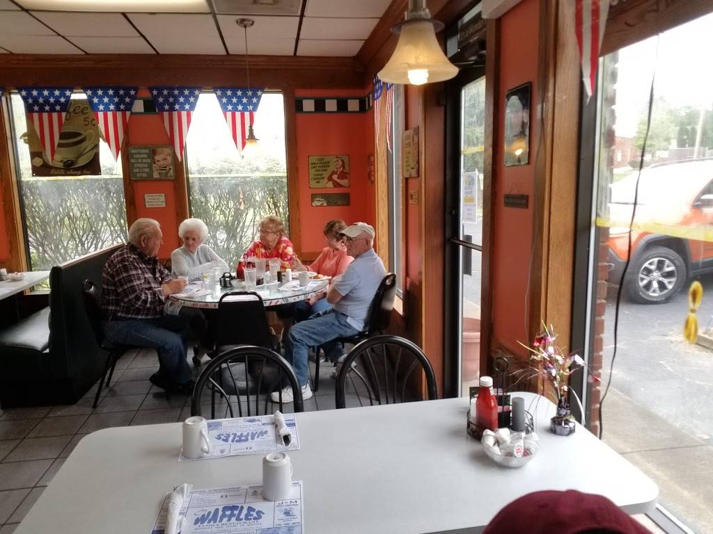 Cs Waffle Family Restaurant | restaurant | 920 W Liberty St, Hubbard, OH 44425, USA | 3305347631 OR +1 330-534-7631