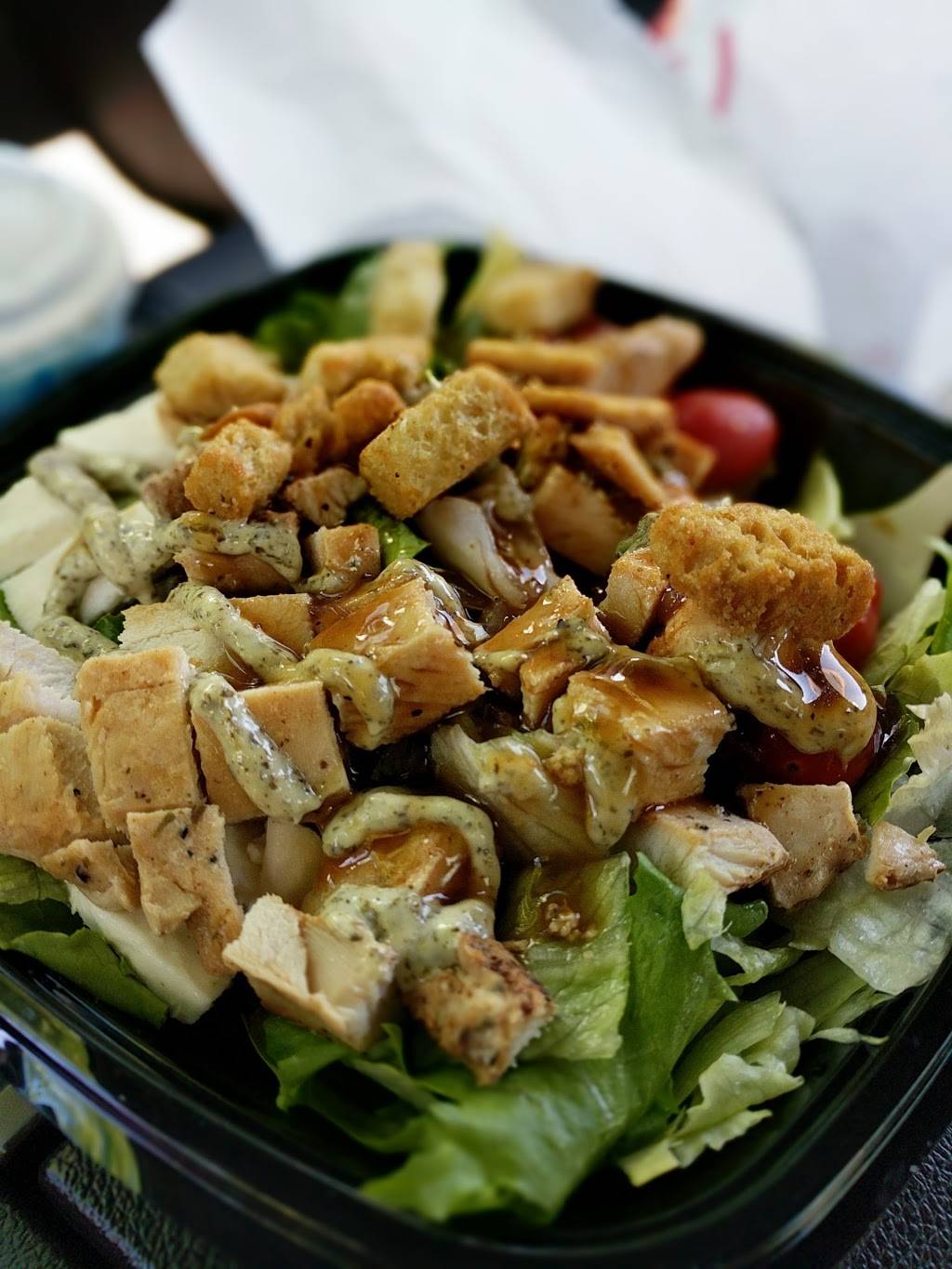 Wendys | restaurant | 8871 Bond Rd, Elk Grove, CA 95624, USA | 9166850620 OR +1 916-685-0620