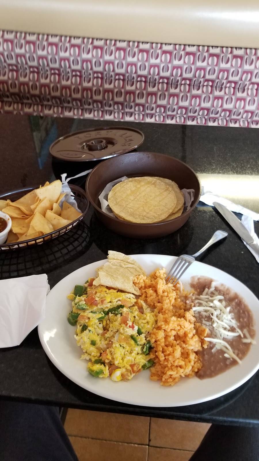 La Monarca Mexican Restaurant | restaurant | 239 E Walworth Ave, Delavan, WI 53115, USA | 2627493107 OR +1 262-749-3107