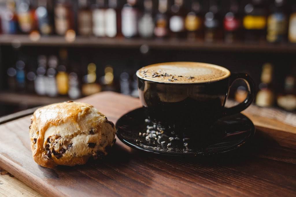 Docs Bourbon Room | restaurant | 129 W Main St, Louisville, KY 40202, USA | 5027422449 OR +1 502-742-2449