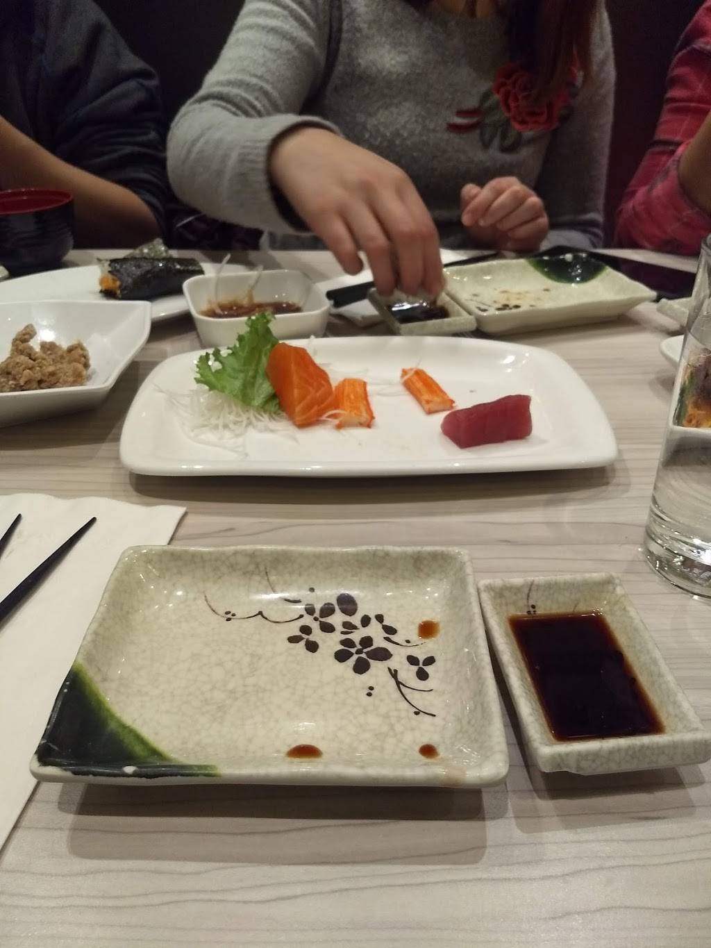 Makimono Sushi Bar & Restaurant | restaurant | 1300 Harmony Rd N, Oshawa, ON L1H 7K5, Canada | 9055792200 OR +1 905-579-2200