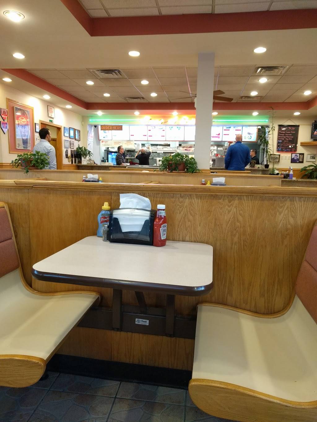 East of Edens | restaurant | 6350 N Cicero Ave, Chicago, IL 60646, USA | 7735458888 OR +1 773-545-8888