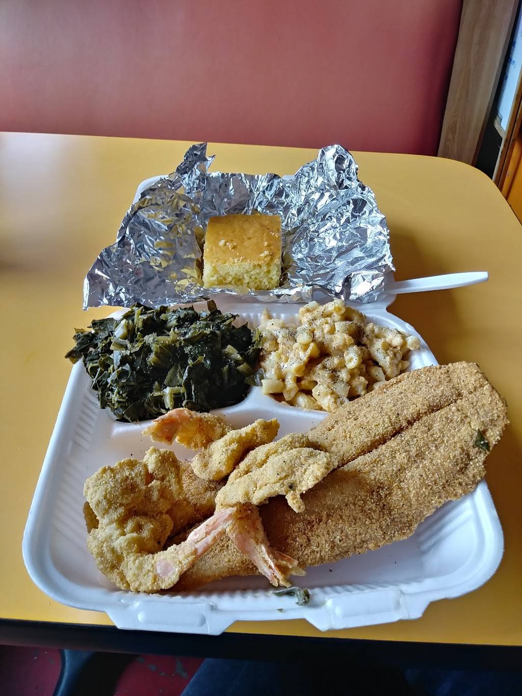 Rolands | restaurant | 1311 Chestnut Ave, Austin, TX 78702, USA | 5122221777 OR +1 512-222-1777