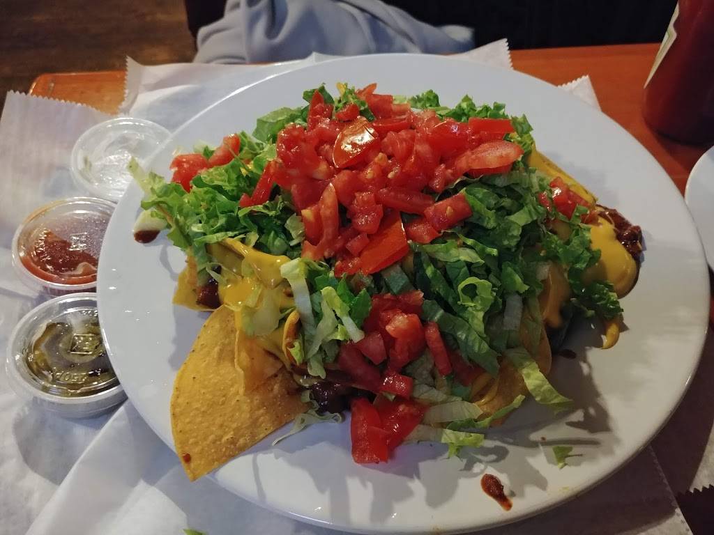 Charlie Horse Restaurant & Lounge | restaurant | 2426 E Silver Springs Blvd, Ocala, FL 34470, USA | 3526224050 OR +1 352-622-4050