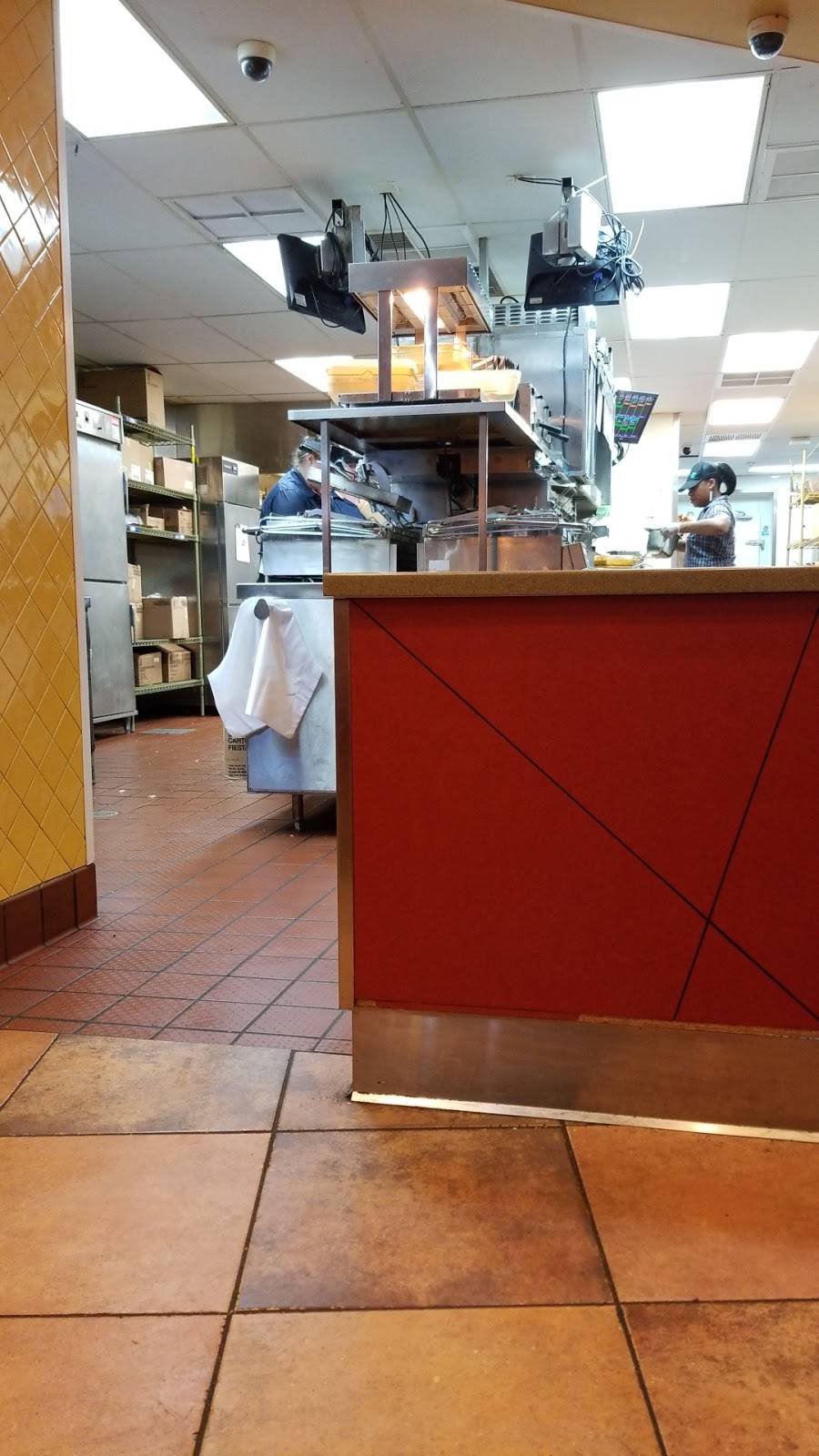 Taco Bell | meal takeaway | 1325 Veterans Pkwy, Clarksville, IN 47129, USA | 8122800728 OR +1 812-280-0728