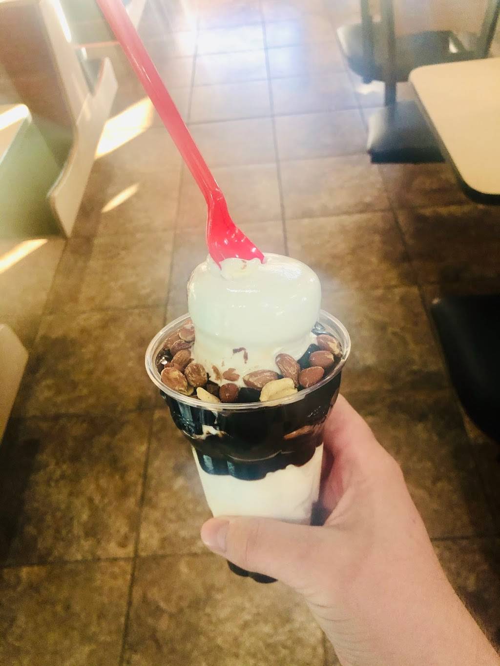 Dairy Queen Grill & Chill | restaurant | 265 Edward St, Aurora, ON L4G 3M7, Canada | 9057130719 OR +1 905-713-0719