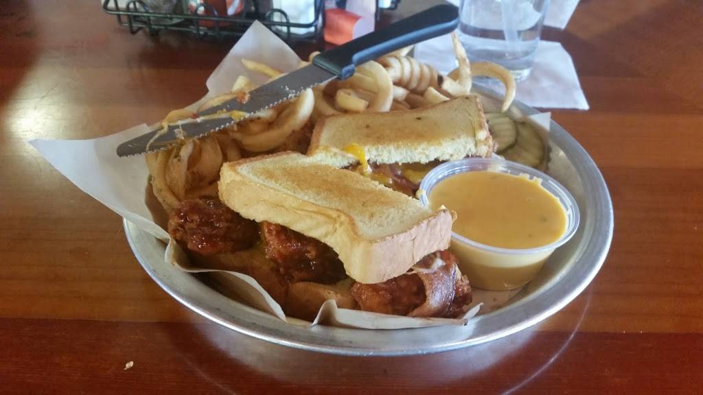 Hooters | restaurant | 409 N Hershey Rd, Bloomington, IL 61701, USA | 3096634668 OR +1 309-663-4668