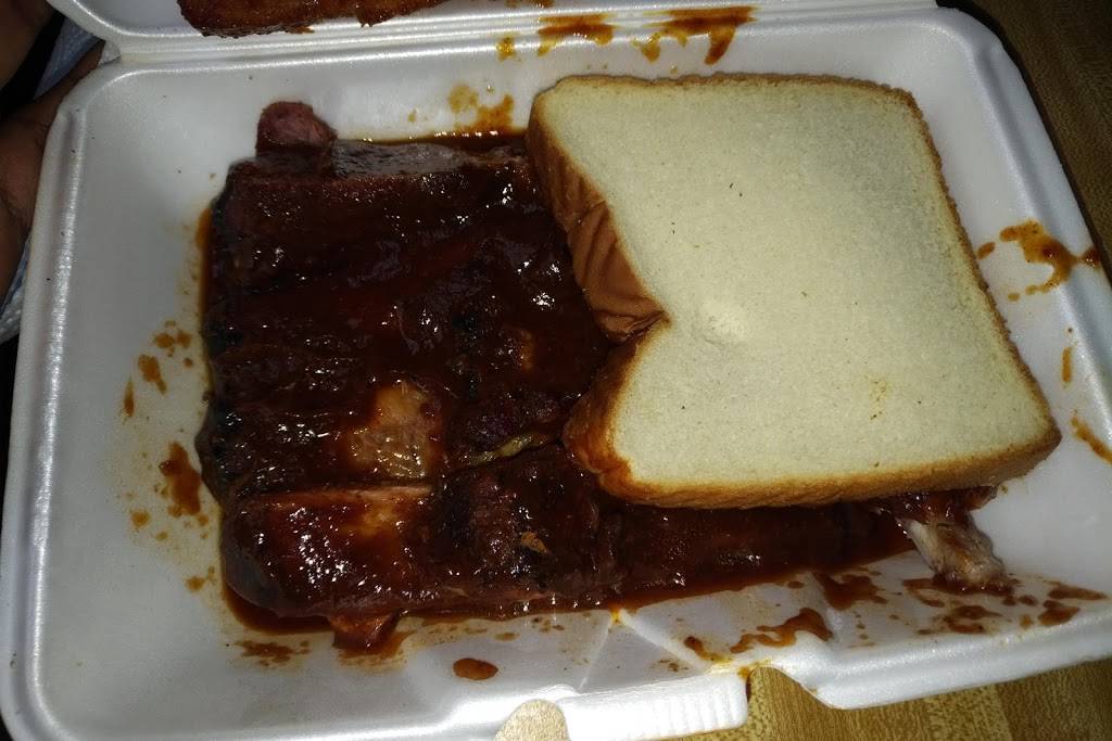 Brendas Bar-B-Que Pit | restaurant | 1457 Mobile Rd, Montgomery, AL 36108, USA | 3342629349 OR +1 334-262-9349