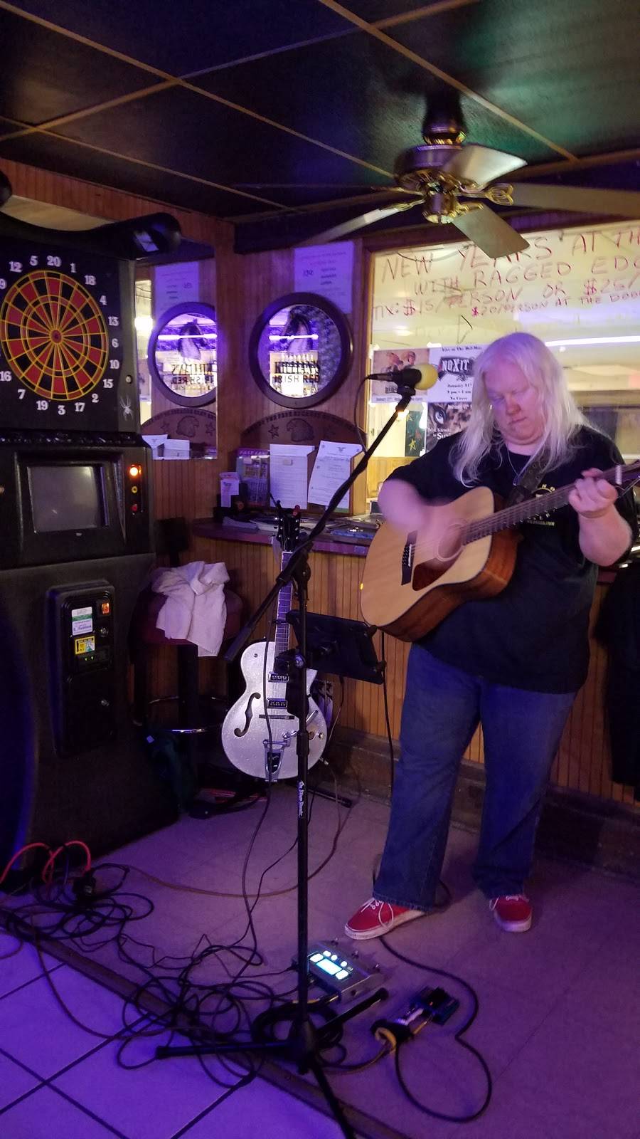 Richard Henrys | restaurant | 16715 National Pike, Hagerstown, MD 21740, USA | 2403297123 OR +1 240-329-7123