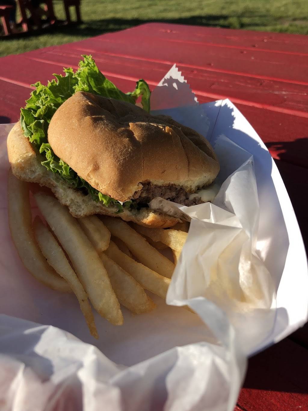 The Star Drive-In | restaurant | 205 Myricks St, East Taunton, MA 02718, USA | 5088227827 OR +1 508-822-7827