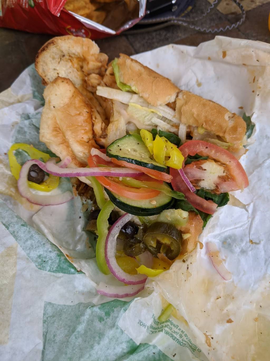 Subway | meal takeaway | 1128 E, Draper Pkwy, Draper, UT 84020, USA | 8015727601 OR +1 801-572-7601