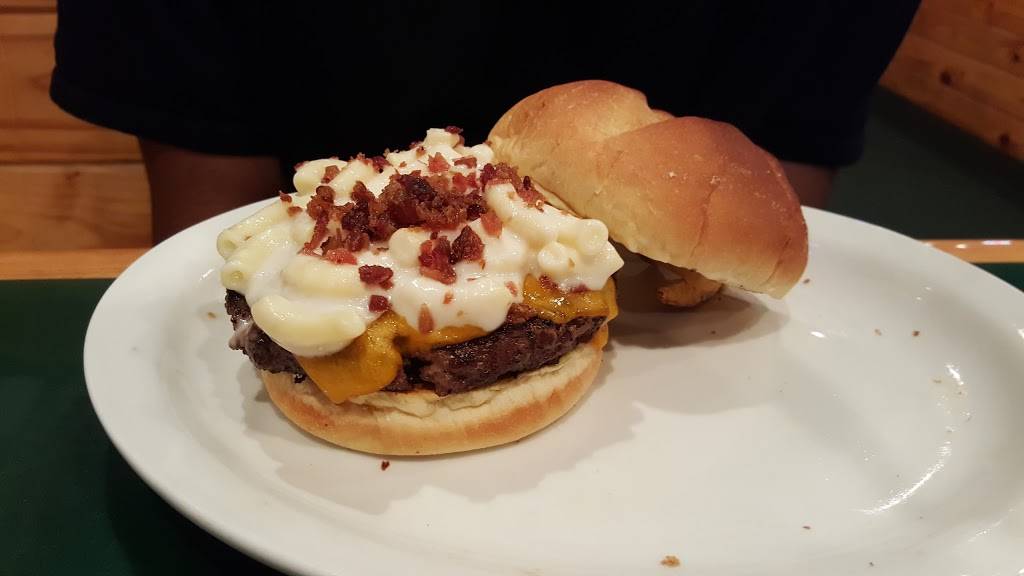 Gators Dockside Lake City | restaurant | 313 NW Commons Loop, Lake City, FL 32055, USA | 3864385446 OR +1 386-438-5446