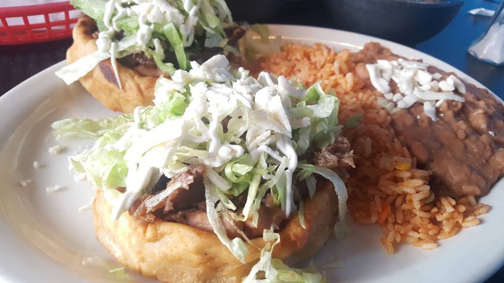Eduardos Lokos Tacos | restaurant | 226 W Alfred St, Tavares, FL 32778, USA | 3527421181 OR +1 352-742-1181