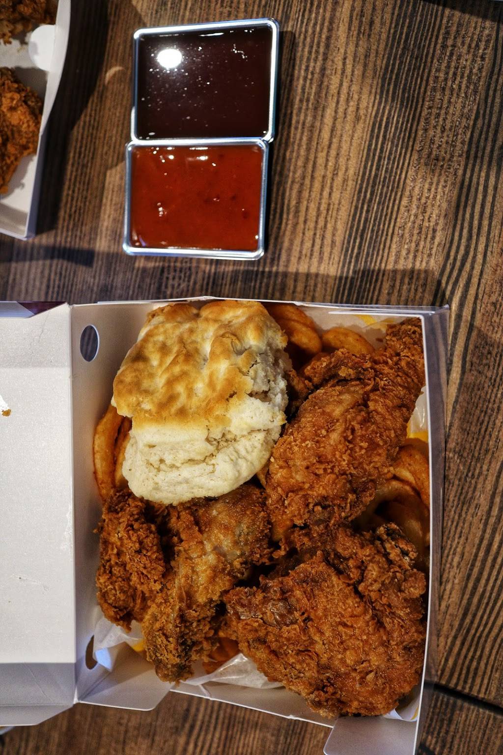 TKK Fried Chicken | meal takeaway | 1 Beale St, Quincy, MA 02170, USA | 6174810785 OR +1 617-481-0785