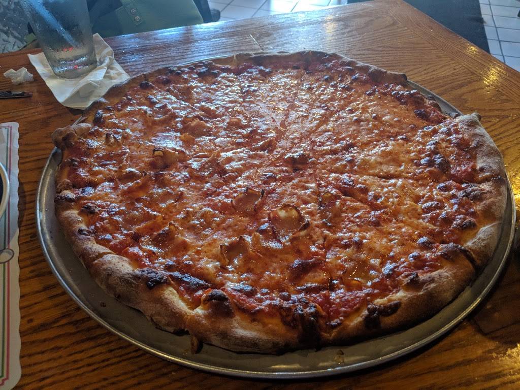 Mikes Apizza & Restaurant | restaurant | 111 Campbell Ave, West Haven, CT 06516, USA | 2039344933 OR +1 203-934-4933