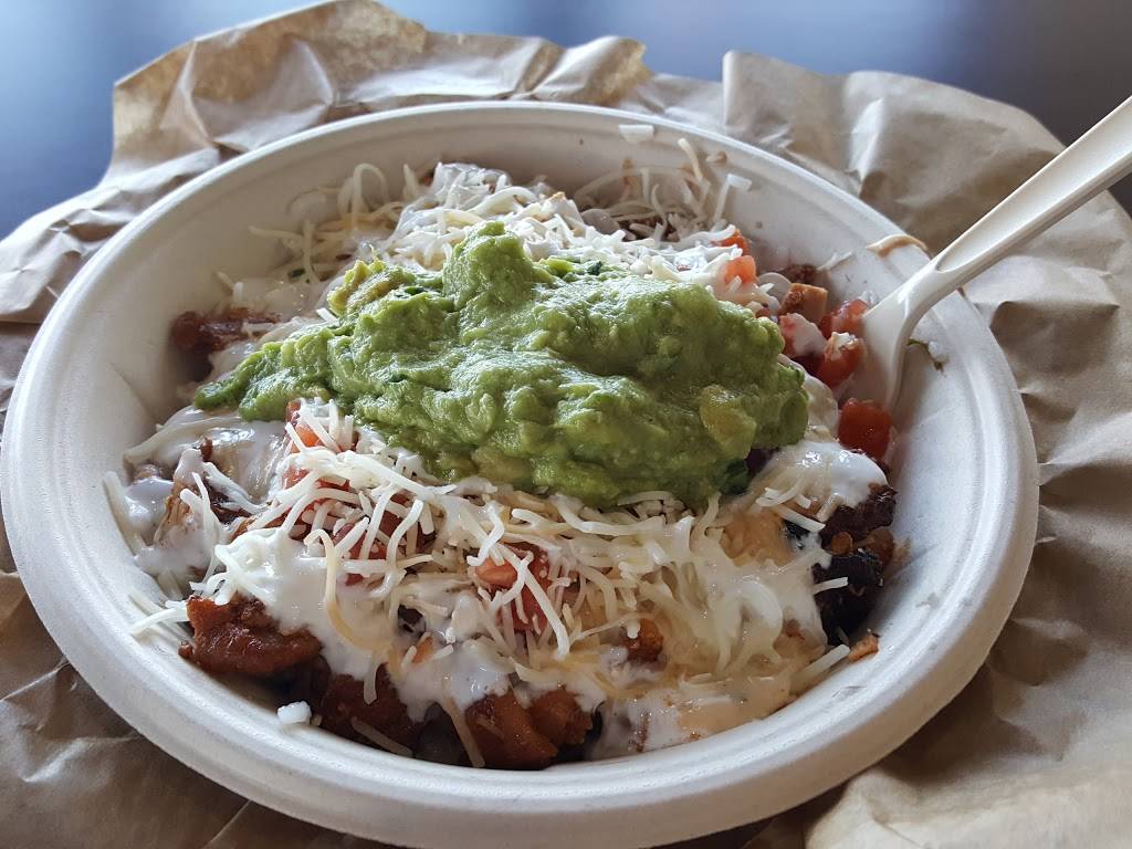QDOBA Mexican Eats | restaurant | 2831 S 108th St, West Allis, WI 53227, USA | 4143213650 OR +1 414-321-3650