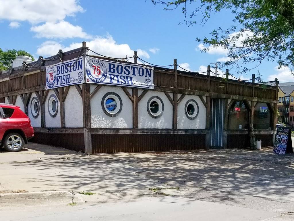 Bostons | restaurant | 804 5th St SE, Cedar Rapids, IA 52401, USA | 3193639627 OR +1 319-363-9627