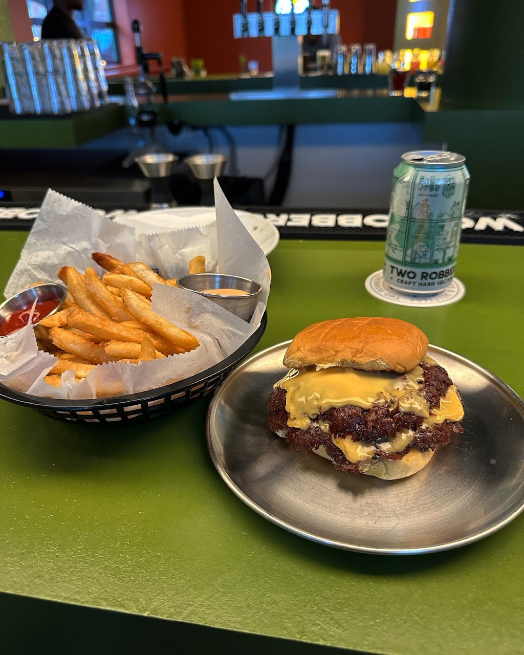 Two Robbers Fishtown | restaurant | 1221 Frankford Ave, Philadelphia, PA 19125, USA | 2152797574 OR +1 215-279-7574