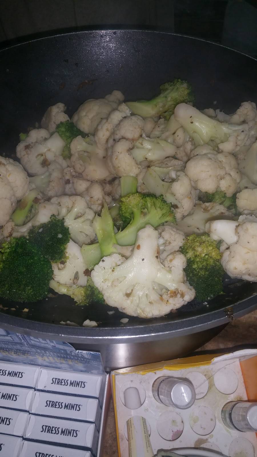 Detoxx Bar | restaurant | 234-16 Linden Blvd, Cambria Heights, NY 11411, USA | 7189490008 OR +1 718-949-0008