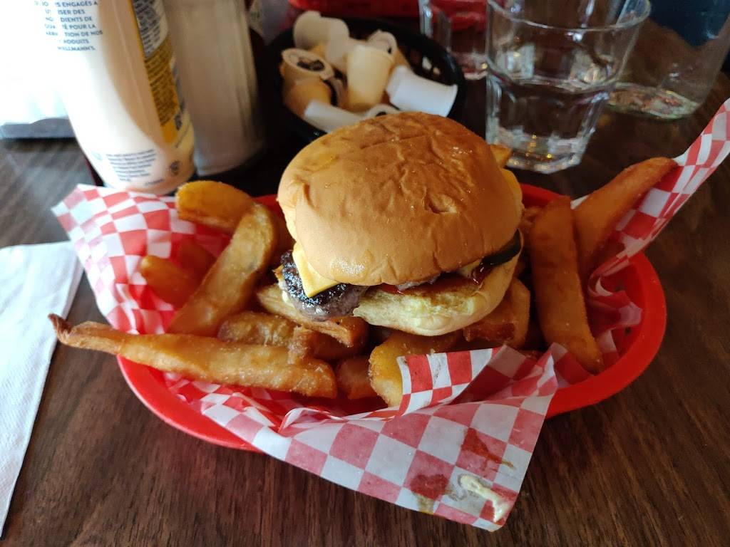 Harrys Charbroiled Dining Lounge | restaurant | 160 Springhurst Ave, Toronto, ON M6K 1C2, Canada | 4165322908 OR +1 416-532-2908