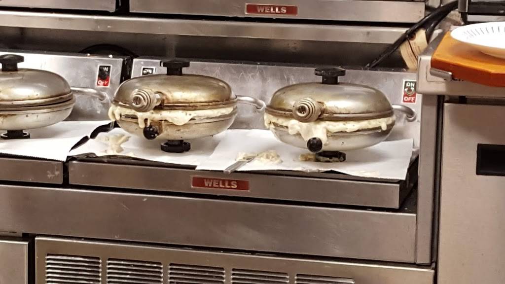 Waffle House | meal takeaway | 1405 University Dr, Burlington, NC 27215, USA | 3366848502 OR +1 336-684-8502