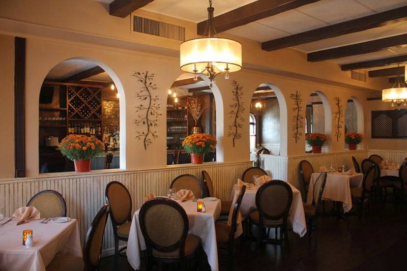 Rialto Restaurant | restaurant | 588 Westbury Ave, Carle Place, NY 11514, USA | 5169975283 OR +1 516-997-5283