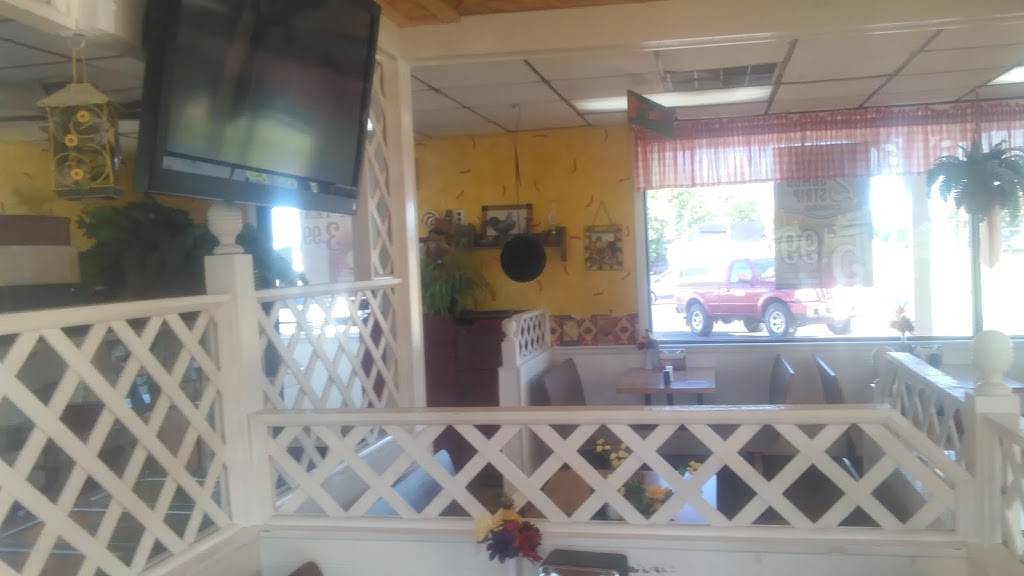 Lees Famous Recipe Chicken | restaurant | 674 N Main St, Jamestown, KY 42629, USA | 2703434800 OR +1 270-343-4800