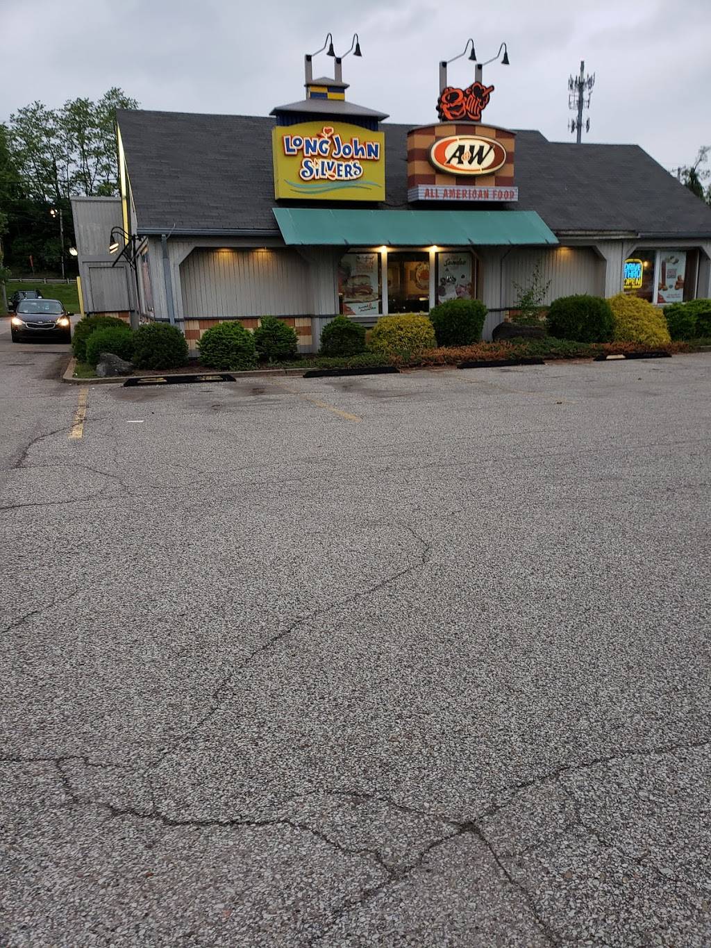 A&W Restaurant | restaurant | 2220 Lebanon Church Rd, West Mifflin, PA 15122, USA | 4126539993 OR +1 412-653-9993