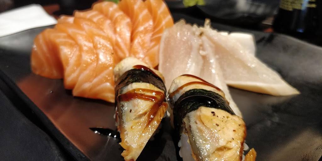 Hinata Sushi & Asian Cuisine | restaurant | 6 Campbell St, Whitby, ON L1M 1A2, Canada | 9054258888 OR +1 905-425-8888