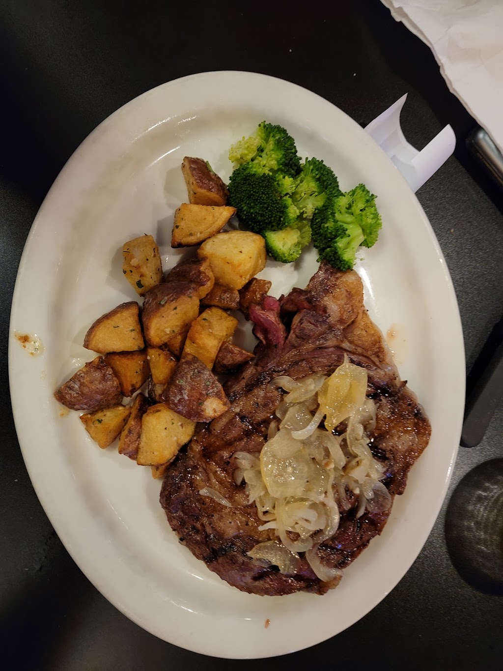 Crossroads BBQ Pit & Pub | restaurant | 121 NE 3rd St, Prineville, OR 97754, USA | 5414473335 OR +1 541-447-3335